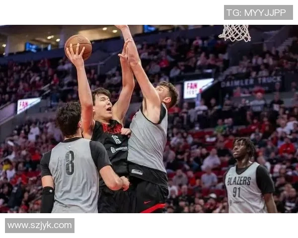 开拓者队内线双塔表现抢眼,成为西部劲旅 开拓者队内线双塔表现抢眼,成为西部劲旅